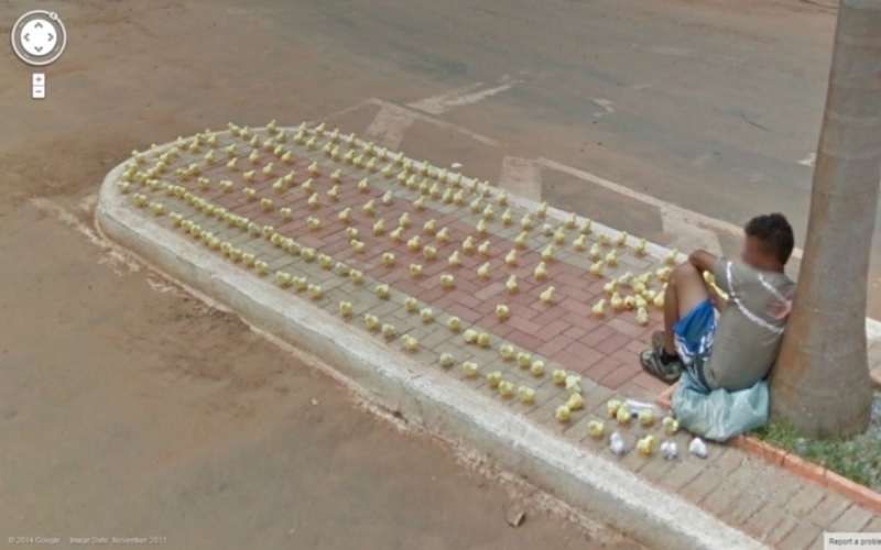 Return Of The Rubber Duckies | Imgur.com/JGy1dhr via Google Street View