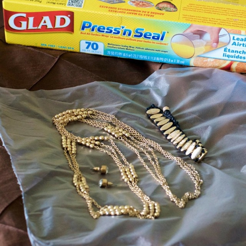 Keep Jewelry Tangle-Free | Instagram/@savoringthegood