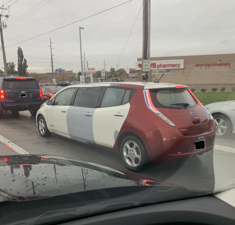 Mismatched 2022 Nissan Leaf Limo | Reddit.com/emtand01