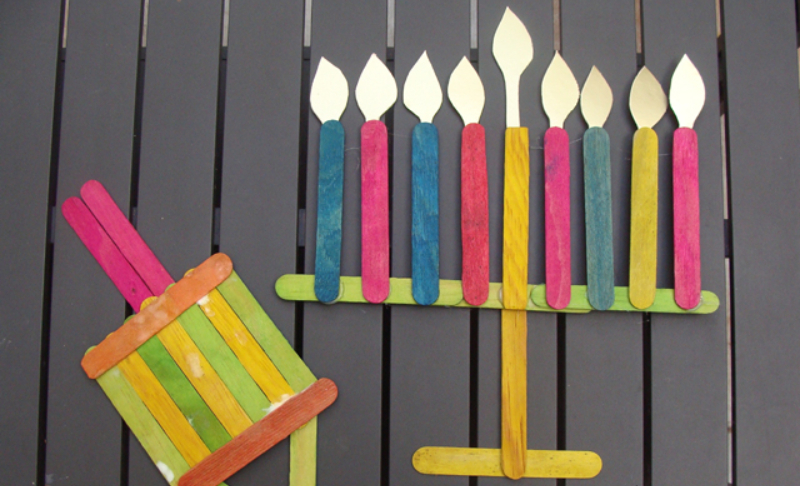 Make Your Own Menorah | Facebook/@ThePurpleCrayonEnrichmentCenter