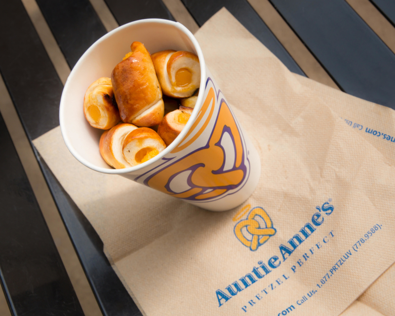 Auntie Anne's: Mini Pretzel Dogs | Alamy Stock Photo Photo by Littleny 