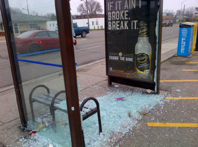 Keep Off the Glass! | Imgur.com/DleCI