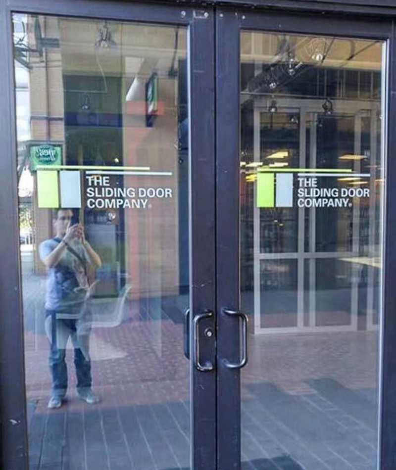 The New Sliding Door | Imgur.com/k7LLJ2p