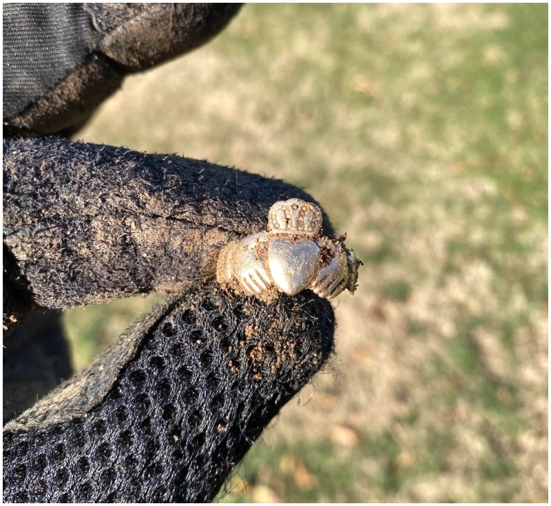 An Irish Claddagh Ring | Reddit.com/exorcized