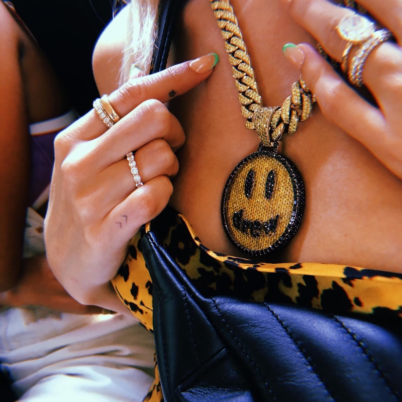 Bling It on | Instagram/@haileybieber