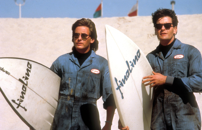 Charlie Sheen and Emilio Estévez | Alamy Stock Photo by Moviestore Collection Ltd